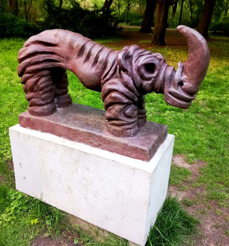памятник носорог пражский